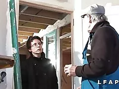 Modne franske alvorlige sodomisee i en gangbang med papy